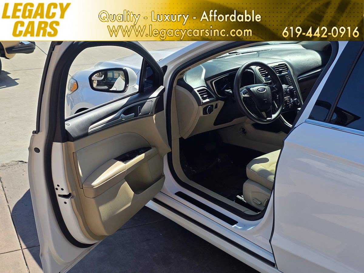 Used 2015 Ford Fusion SE FWD image 49