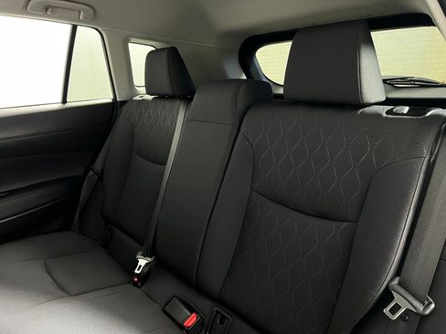 Certified 2024 Toyota Corolla Cross LE image 21