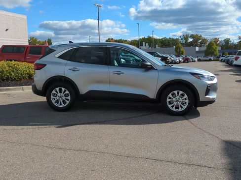 Certified 2023 Ford Escape Active image 9