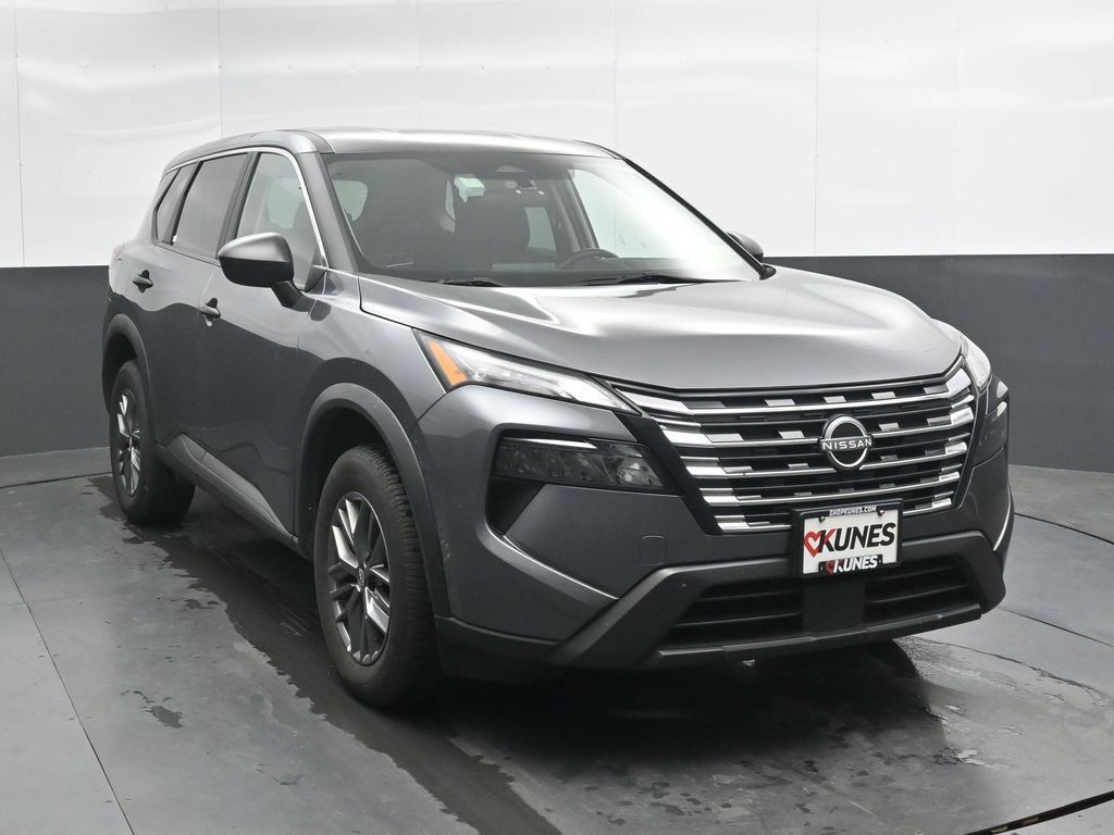 Used 2024 Nissan Rogue S AWD/4WD image 5