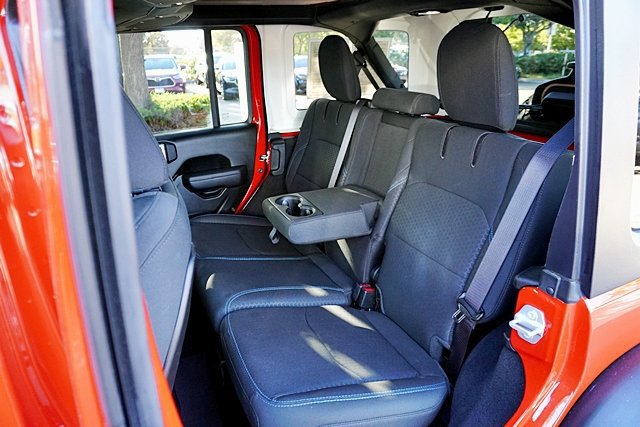 Certified 2025 Jeep Wrangler Unlimited Rubicon 4xe w/ Convenience Group AWD/4WD image 27