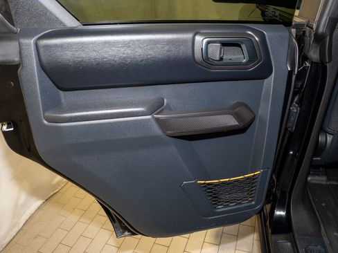 Used 2024 Ford Bronco Badlands image 9