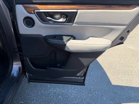 Used 2017 Honda CR-V Touring image 21