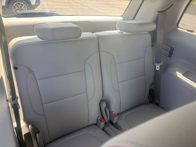 Used 2021 GMC Acadia SLT w/ LPO, Floor Liner Package FWD image 26
