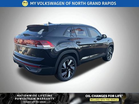 New 2026 Volkswagen Atlas Cross Sport SE image 3