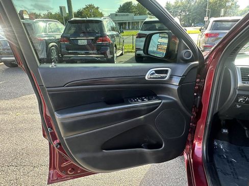 Used 2019 Jeep Grand Cherokee Altitude AWD/4WD image 19