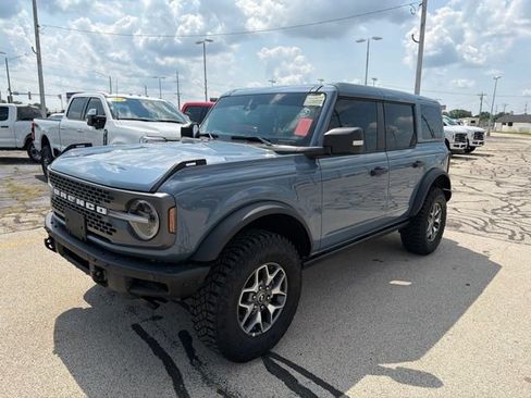 Used 2025 Ford Bronco Badlands AWD/4WD image 2