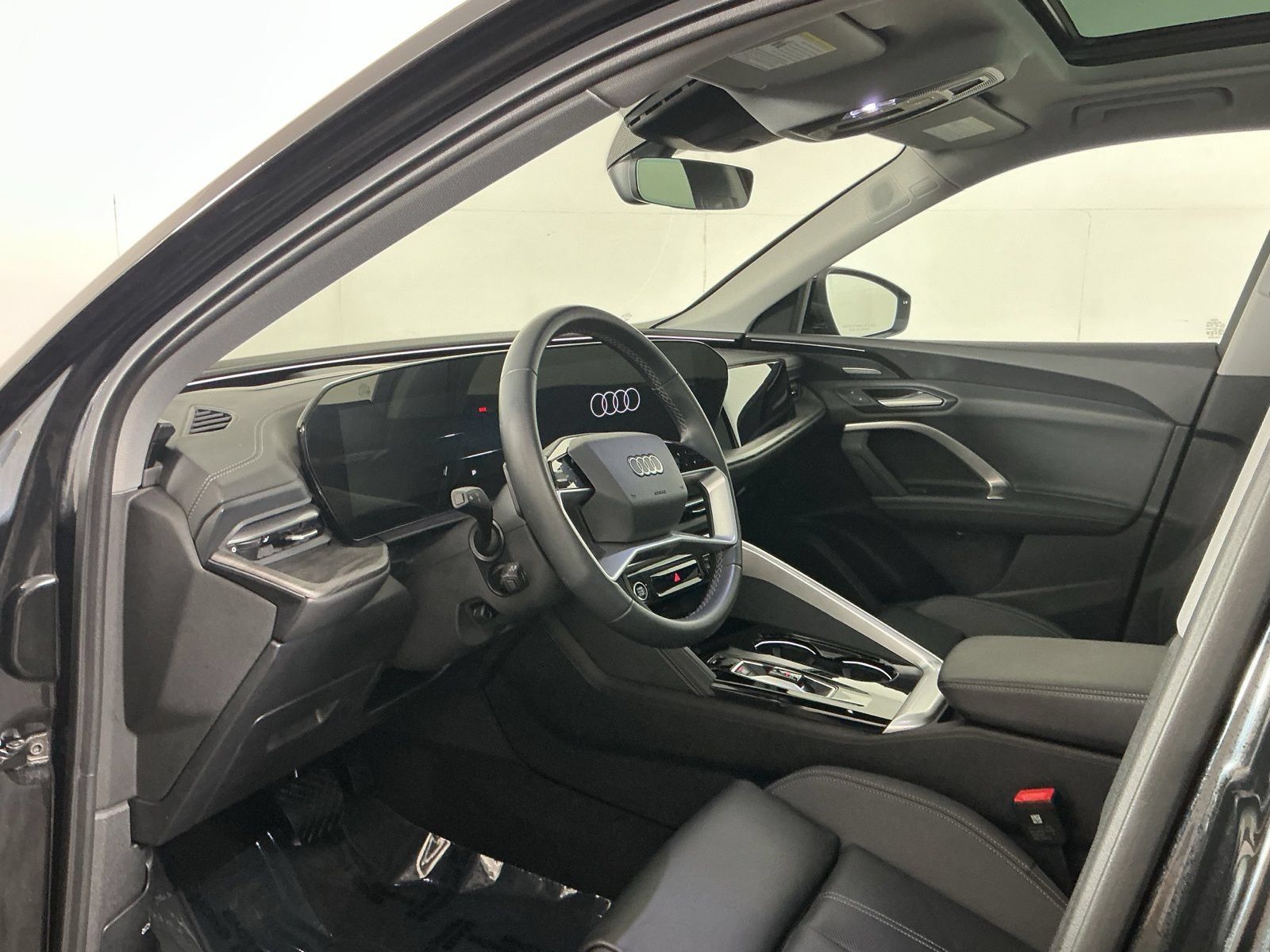Used 2025 Audi Q5 Premium Plus w/ Premium Plus AWD/4WD image 10