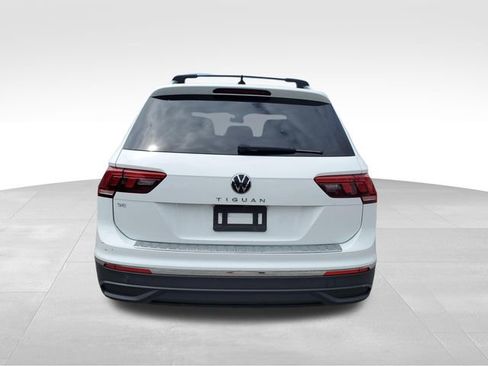 Used 2022 Volkswagen Tiguan SE FWD image 5