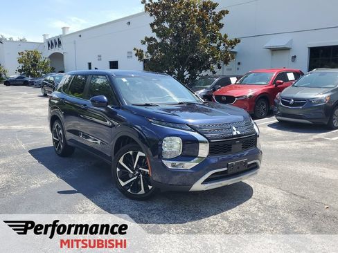 Used 2024 Mitsubishi Outlander FWD image 1
