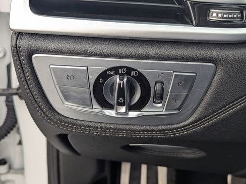 Used 2019 BMW 740i w/ M Sport Package RWD image 23