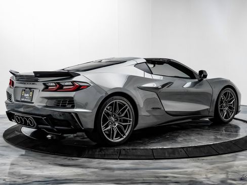 Used 2024 Chevrolet Corvette Z06 image 17