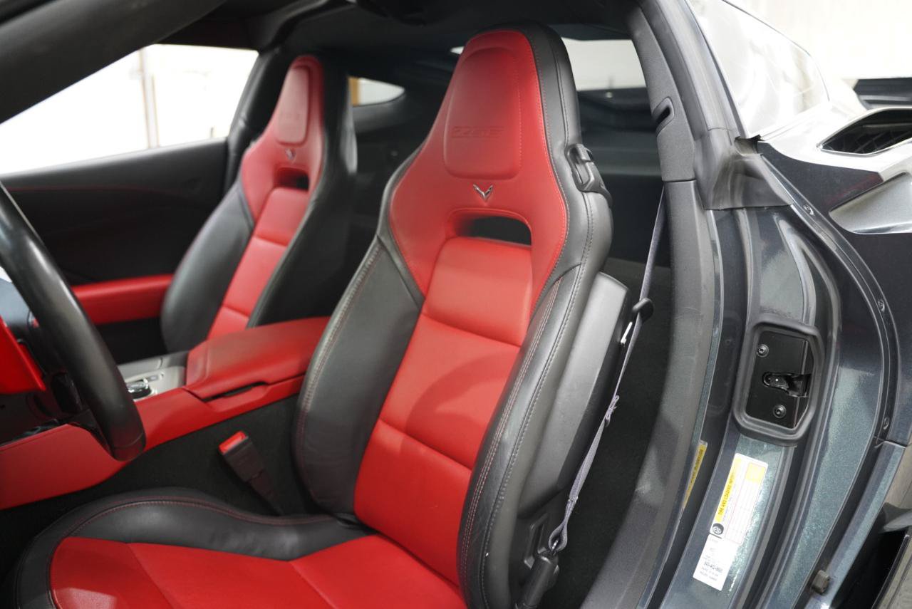 Used 2017 Chevrolet Corvette Z06 w/ Z07 Performance Package RWD image 25