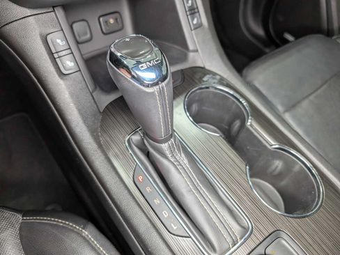 Used 2017 GMC Acadia SLT AWD/4WD image 29
