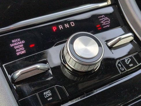 Used 2022 Jeep Grand Cherokee Overland AWD/4WD image 16