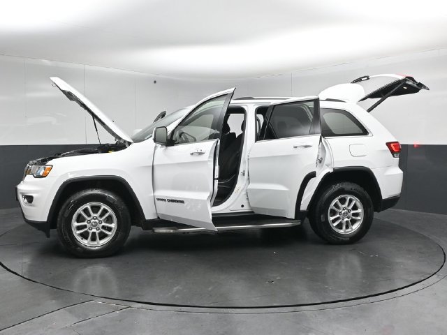 Used 2020 Jeep Grand Cherokee Laredo w/ Security & Convenience Group AWD/4WD image 55