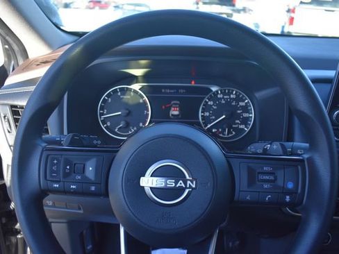 Used 2023 Nissan Rogue SV image 26