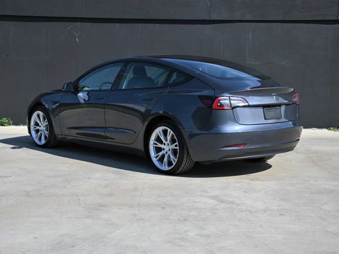 Used 2022 Tesla Model 3 RWD image 4