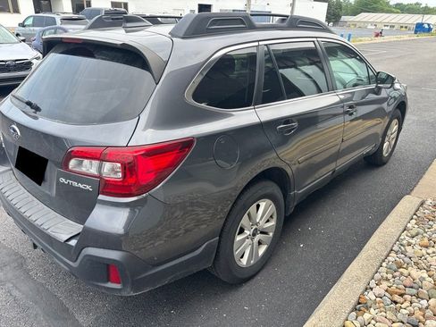 Used 2019 Subaru Outback 2.5i Premium AWD/4WD image 4