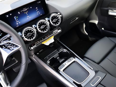 New 2026 Mercedes-Benz GLA 250 4MATIC image 39