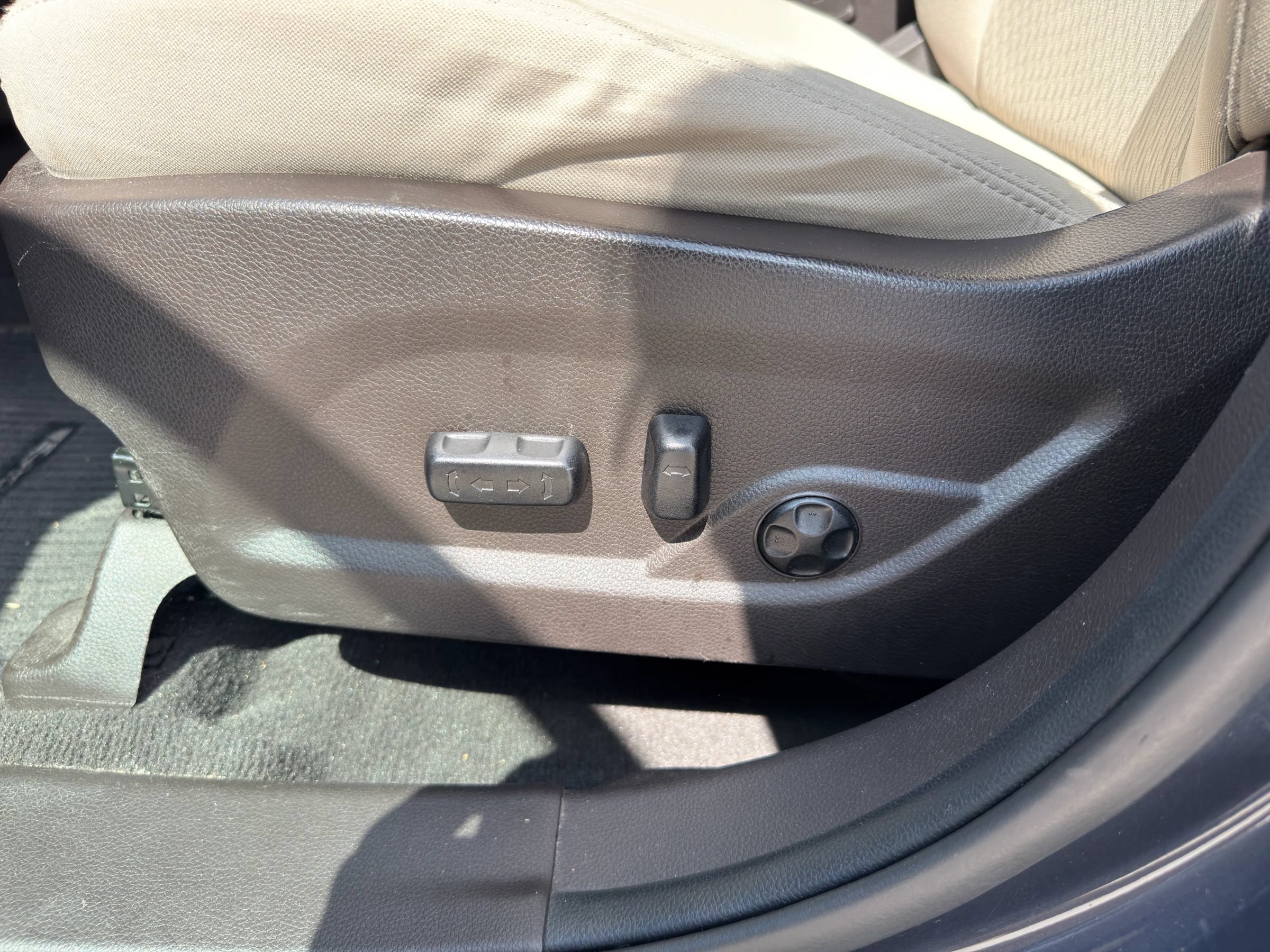 Used 2017 Hyundai Santa Fe Sport FWD image 20