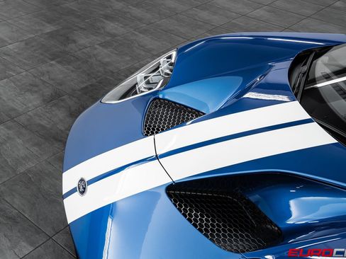 Used 2022 Ford GT RWD image 10
