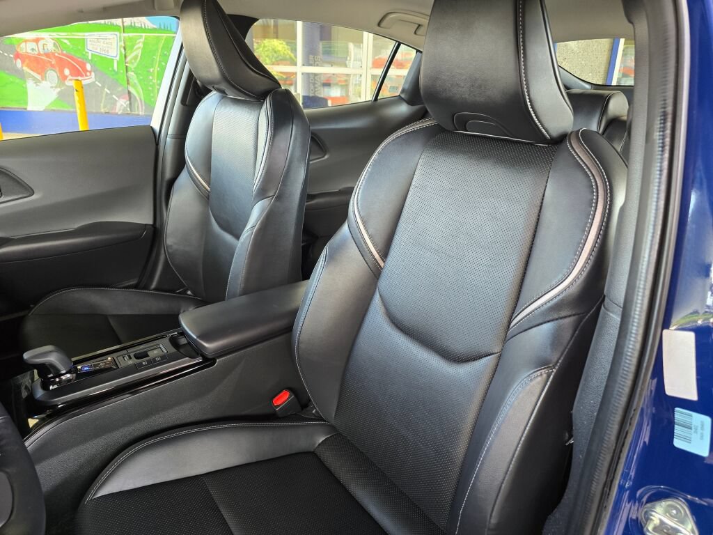Used 2024 Toyota Prius XLE FWD image 19