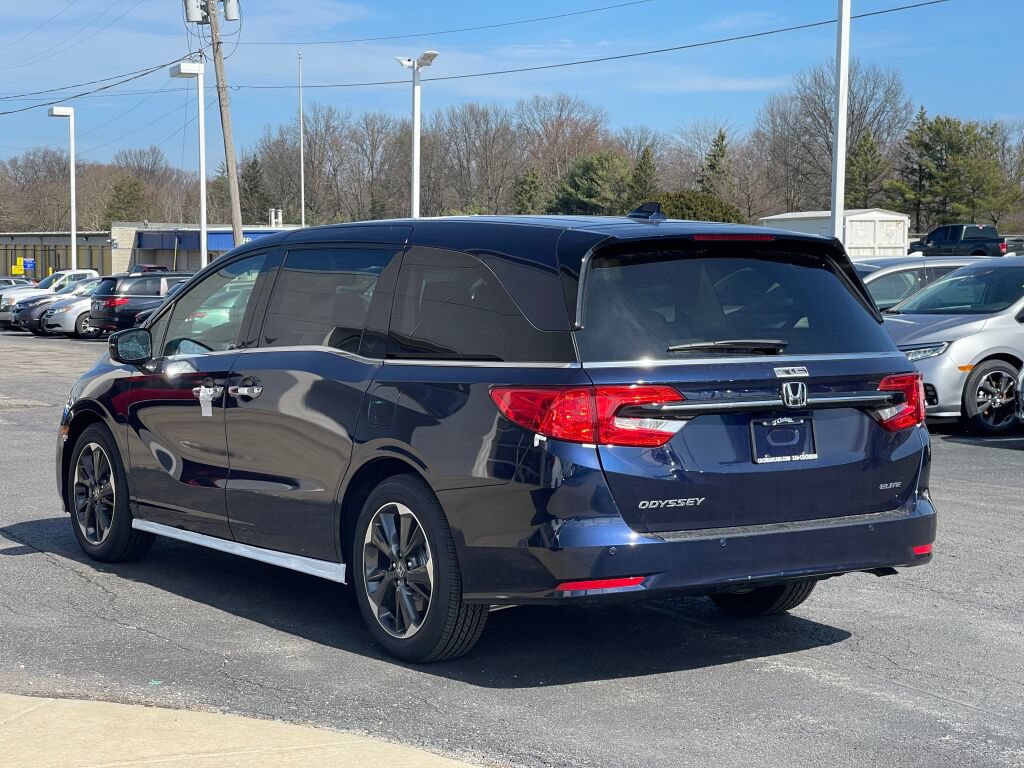 Certified 2024 Honda Odyssey EX image 16