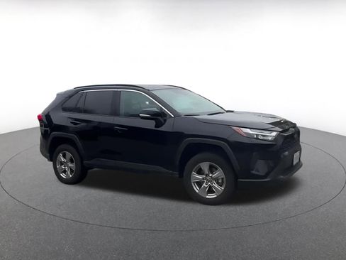 Used 2025 Toyota RAV4 XLE image 2
