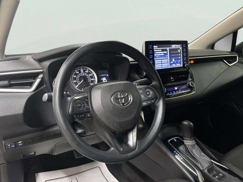 Used 2021 Toyota Corolla LE FWD image 12