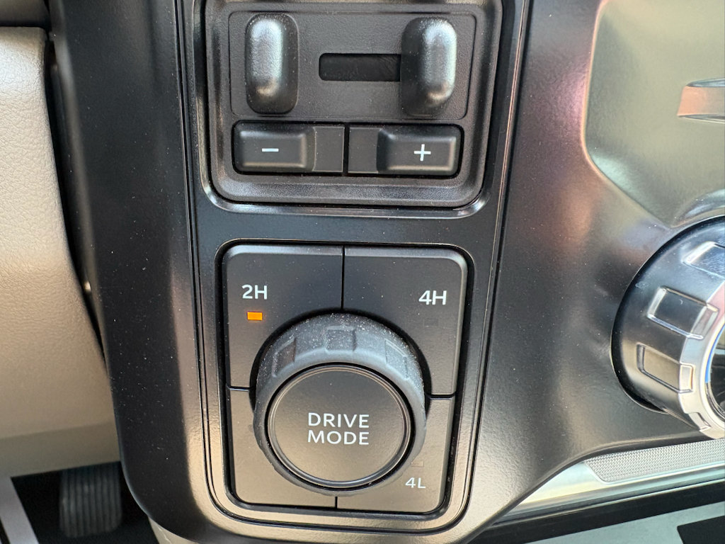 Used 2025 Ford F350 Platinum w/ Platinum Plus Package AWD/4WD image 29