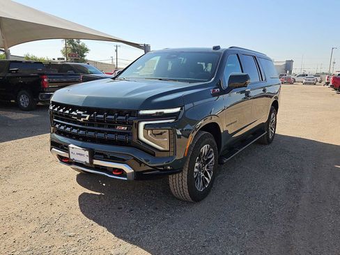 New 2026 Chevrolet Suburban Z71 w/ Z71 Off-Road Package AWD/4WD image 4