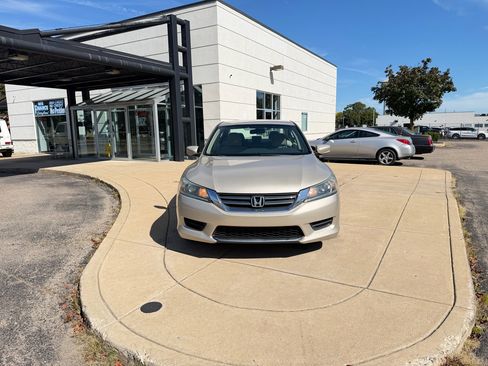 Used 2013 Honda Accord LX image 2