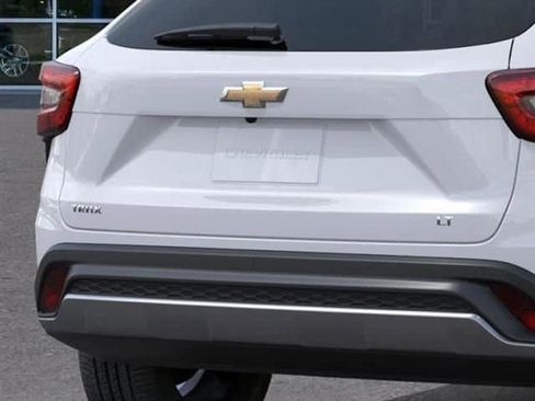 New 2025 Chevrolet Trax LT w/ Driver Confidence Package image 14