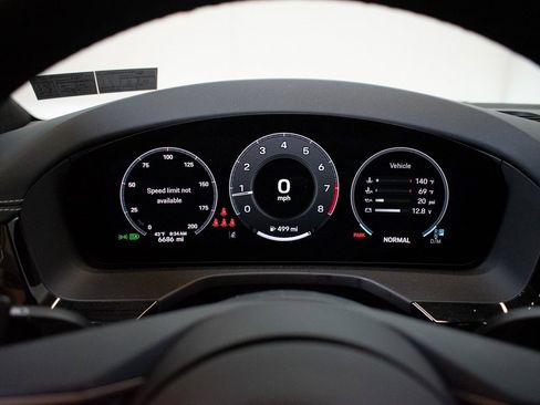 Certified 2024 Porsche Panamera 4 image 27