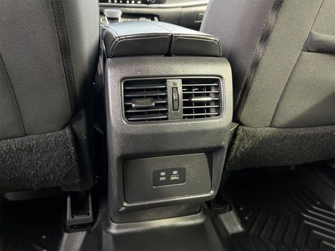 Used 2021 Nissan Rogue SV image 24