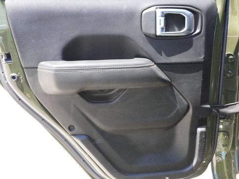 Used 2022 Jeep Wrangler Unlimited Sahara w/ Cold Weather Group AWD/4WD image 22