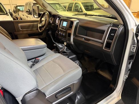Used 2017 RAM 3500 Tradesman w/ Chrome Appearance Group AWD/4WD image 7