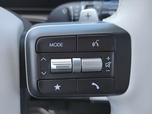 Certified 2025 Hyundai Santa Fe SEL image 23