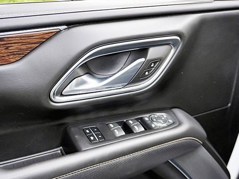 Used 2023 Chevrolet Suburban Premier image 24