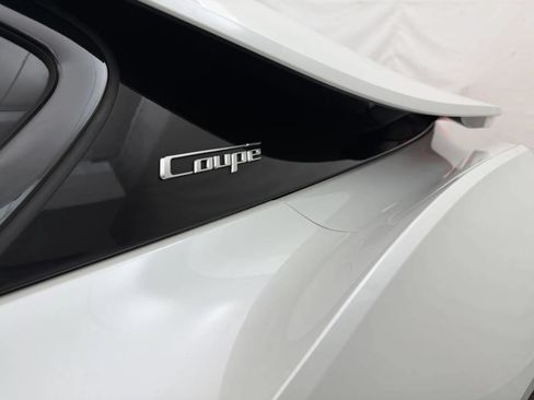 Used 2019 BMW i8 Coupe AWD/4WD image 7