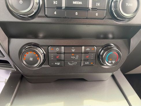 Used 2019 Ford F150 XLT w/ Equipment Group 302A Luxury AWD/4WD image 22