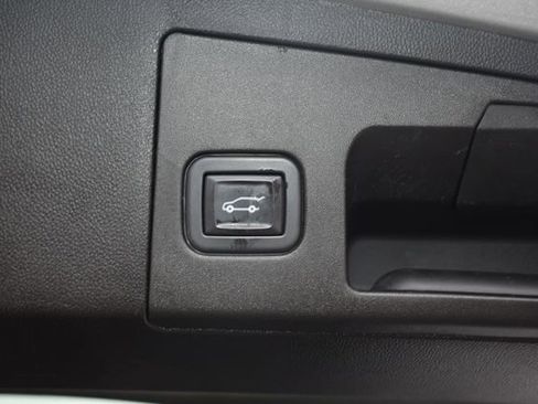 Used 2020 Cadillac XT5 Premium Luxury image 41