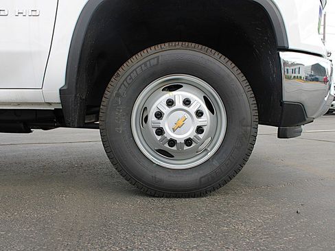 Used 2024 Chevrolet Silverado 3500 W/T w/ Snow Plow Prep Package AWD/4WD image 24