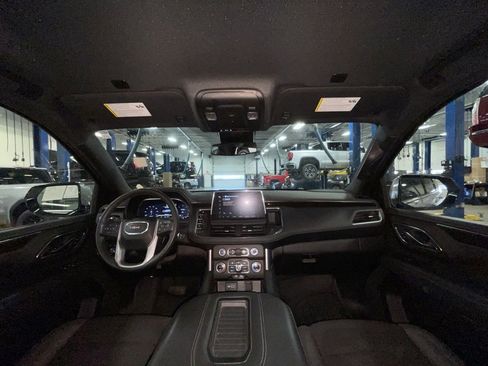 Used 2024 GMC Yukon XL SLE w/ Gmc Pro Safety Plus Package image 26