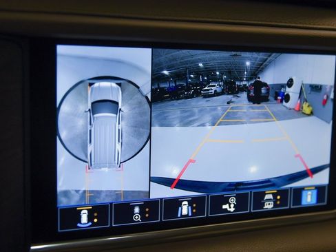 Used 2021 GMC Yukon Denali w/ Denali Ultimate Package image 31