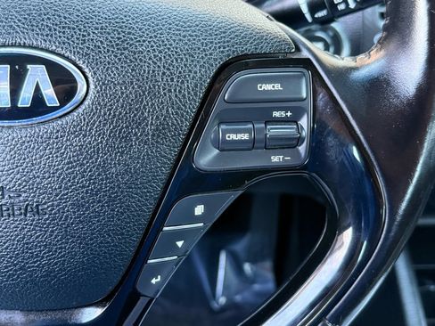 Used 2018 Kia Forte S w/ S Technology Plus Package FWD image 35