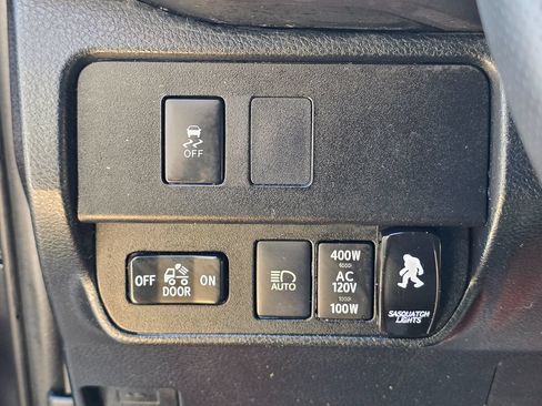 Used 2020 Toyota Tacoma TRD Off-Road w/ Technology Package AWD/4WD image 52