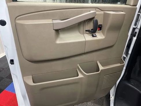 Used 2019 Chevrolet Express 2500 image 8
