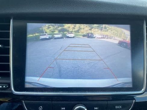 Used 2021 Buick Encore Preferred AWD/4WD image 21